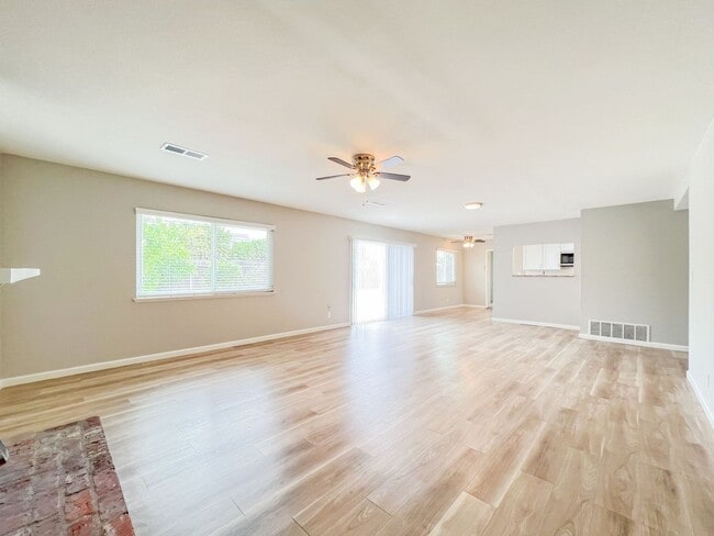 Building Photo - Santa Ana - Gorgeous Interior Remodel 4 be...