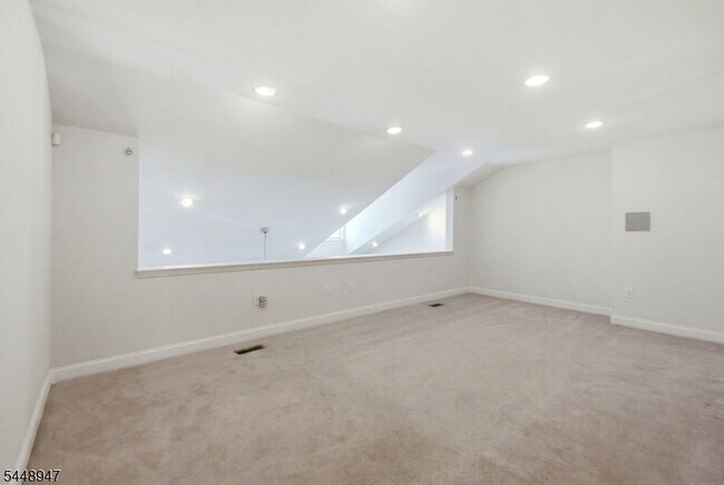 Building Photo - 408 Donato Cir