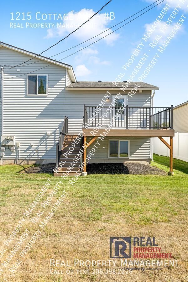 Building Photo - 1215 Cottage Ave