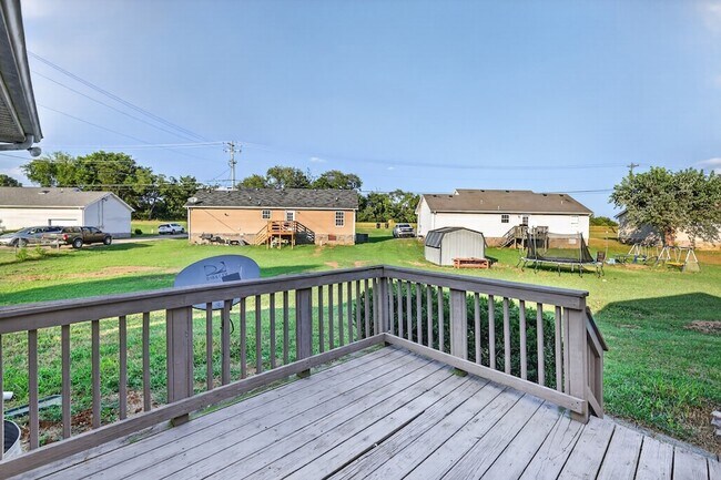 Building Photo - 2109 Dothan Dr