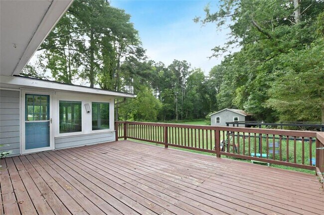 Building Photo - 2663 Forrest Rd