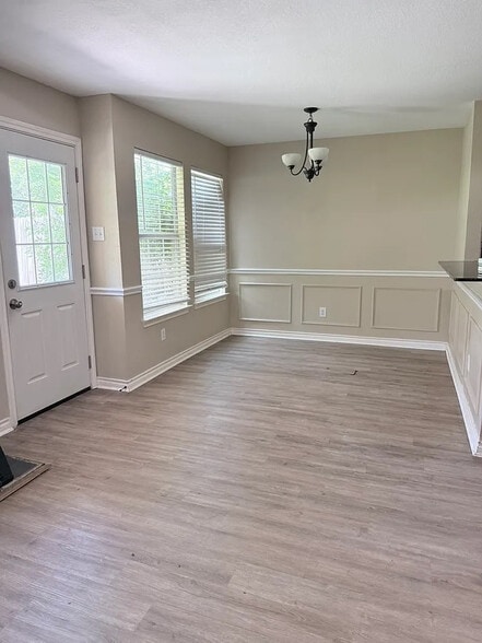 Building Photo - Room in Townhome on Oceanside Dr