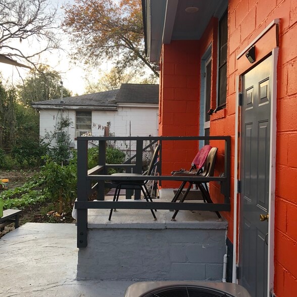 Building Photo - 1109 W 41st St