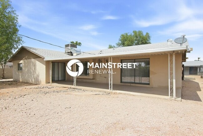 Building Photo - 3 Bedroom Pet-Friendly Home in Glendale, AZ with Main Street Renewal