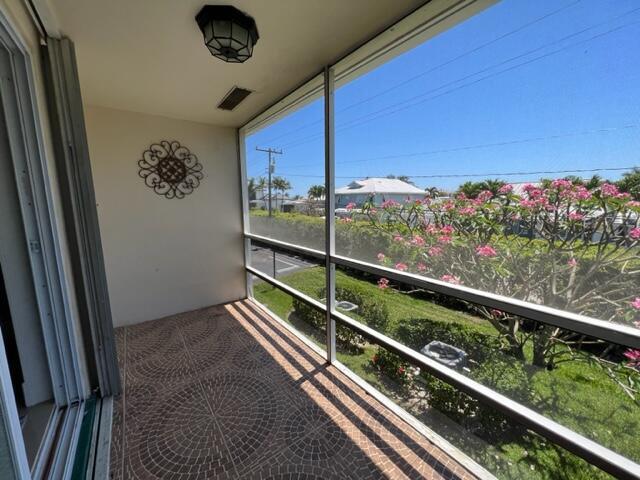 Building Photo - 800 Horizon W