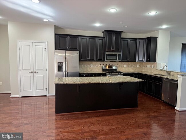 Building Photo - 922 Magnolia Blossom Ct