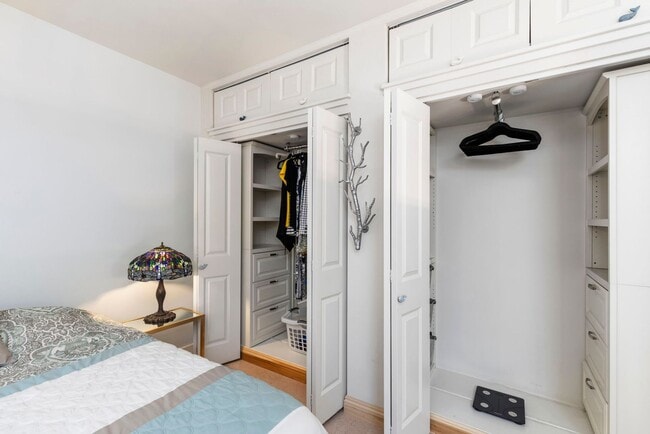 Building Photo - Charming Studio Condo For Rent Downtown Po...