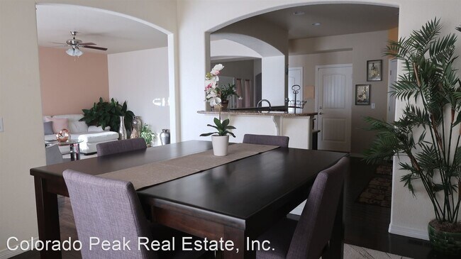 Building Photo - 4 br, 3 bath House - 7874 Pinfeather Dr