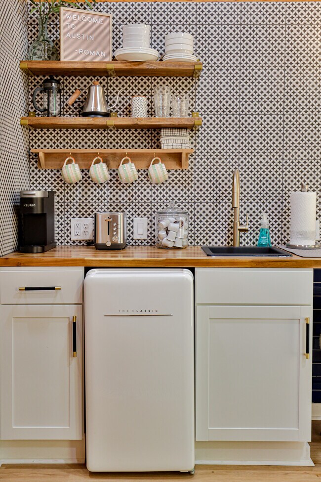 Building Photo - 55 Lynn St