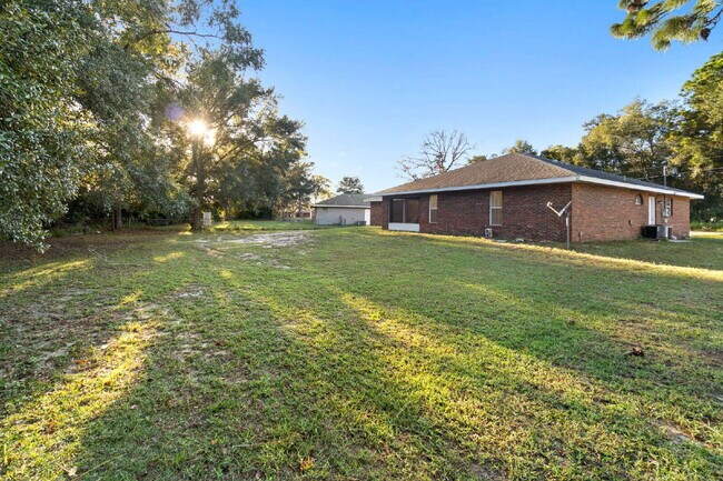 Building Photo - Spacious 3-bed/2-bath Home for Rent in Silver Spring Shores