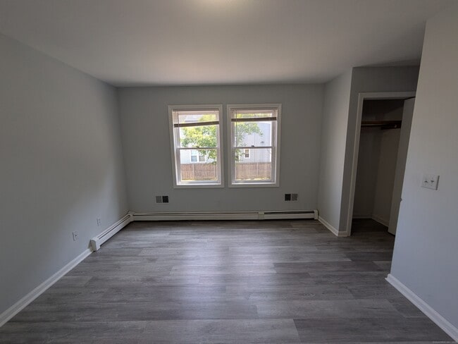 Building Photo - 998 Campbell Ave
