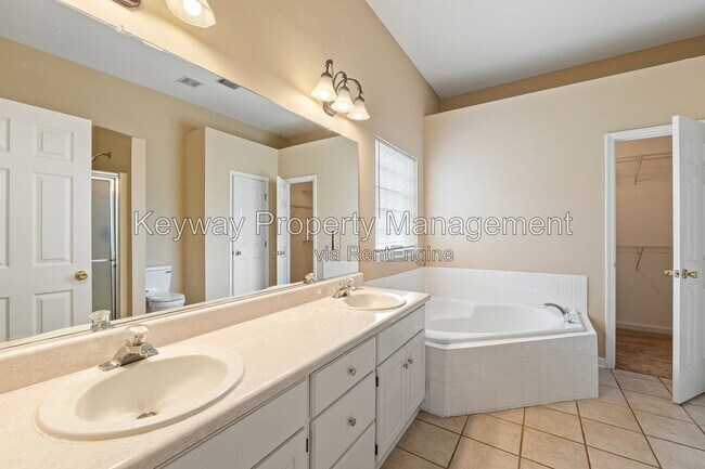 Building Photo - 803 Bell Springs Ct