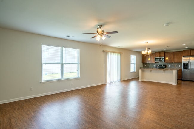 Building Photo - 135 Davila St