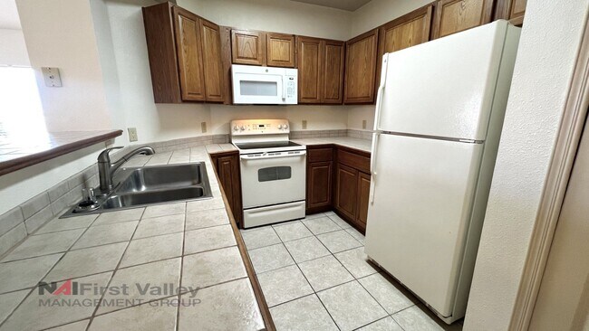 Building Photo - 1 Bedroom, 1 Bath