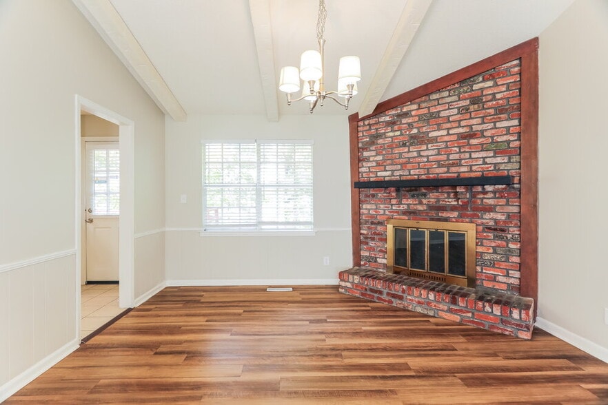 Building Photo - 1632 Maralyn Dr