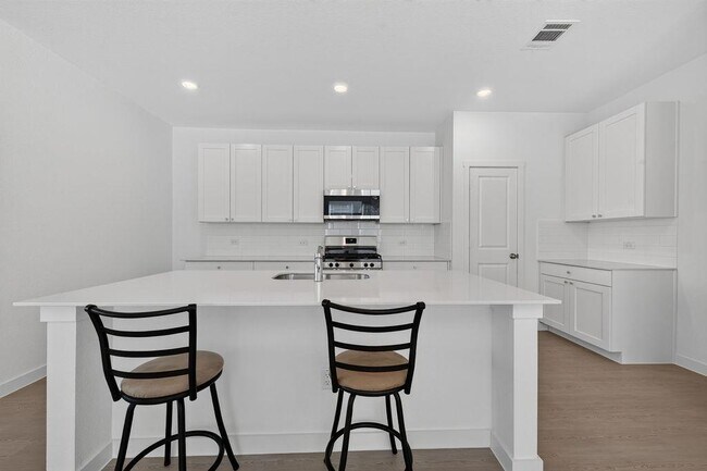 Building Photo - 328 Rockies Rd