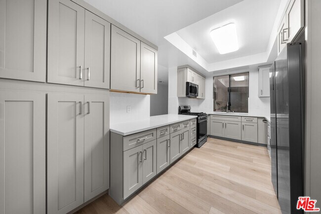 Building Photo - 235 S Tower Dr