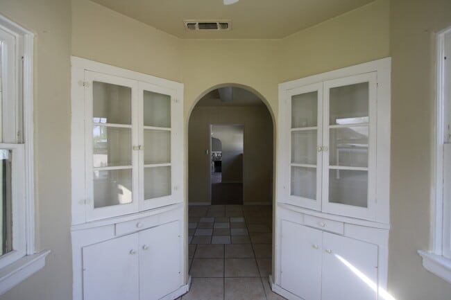 Building Photo - 4508 E Illinois Ave