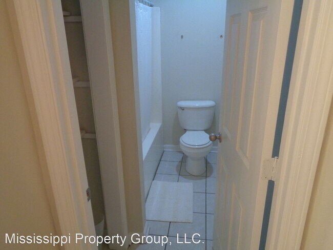 Building Photo - 3 br, 3 bath House - 1602 Jackson Avenue W...