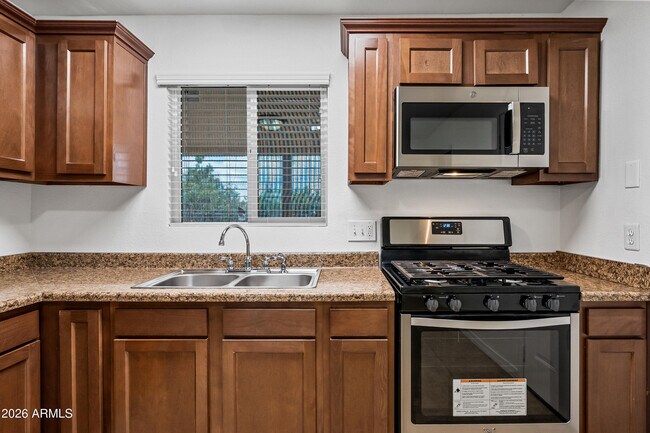 Building Photo - 4115 N 18th Dr