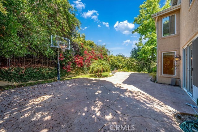 Building Photo - 2357 Laurelwood Dr