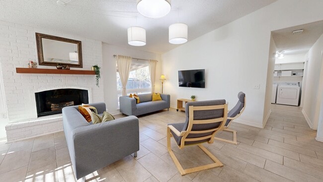 Building Photo - 12827 Independence Ave