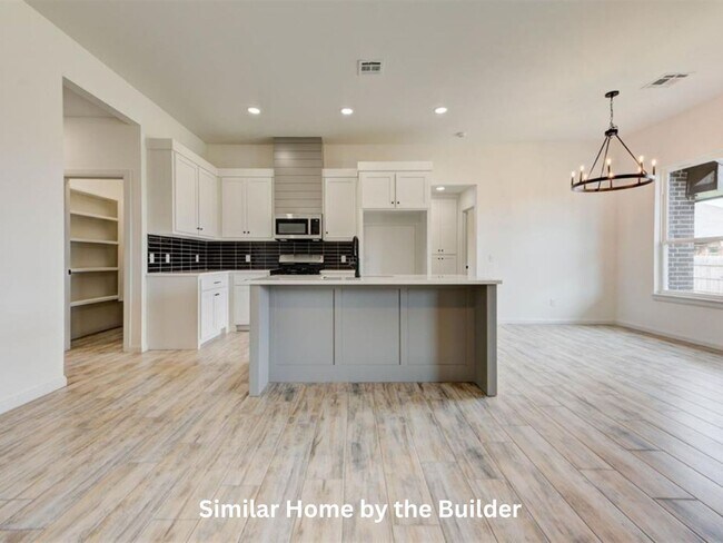 Building Photo - Move-In Ready! 4-Bed Home in Mustang