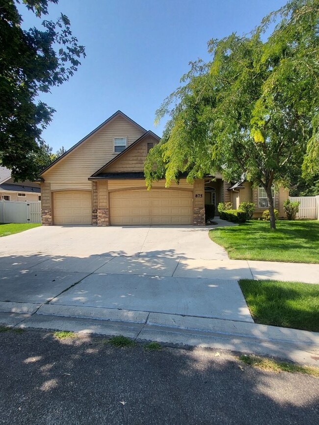 Primary Photo - Beautiful Eagle Home