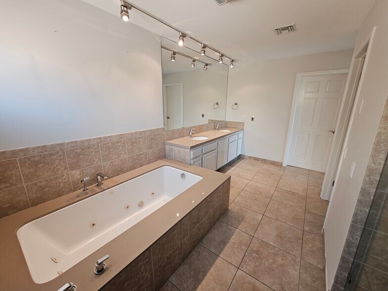 Building Photo - 3622 Roberts View Pl
