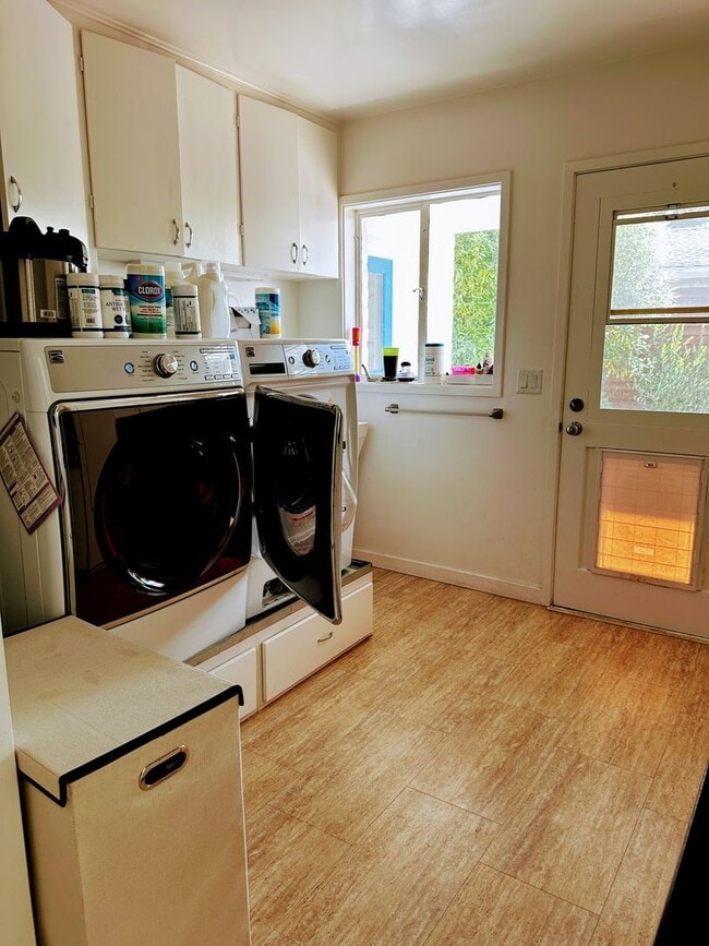 Building Photo - Hatton Fields Retreat with Guest Suite and...