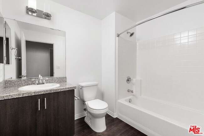 Building Photo - 1408 W Washington Blvd