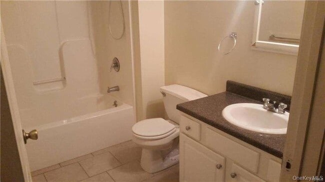 Building Photo - 194 E Main St