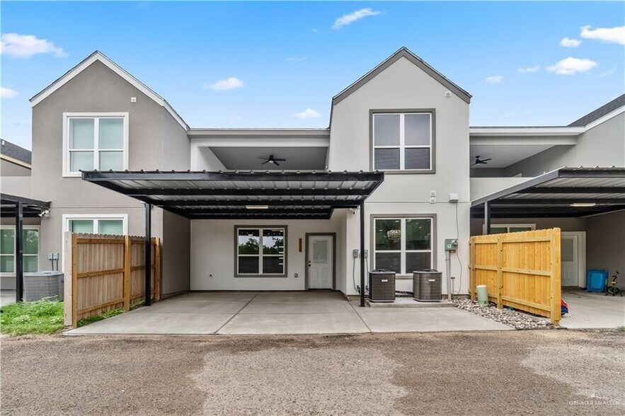 Building Photo - 5516 N Crown Pt