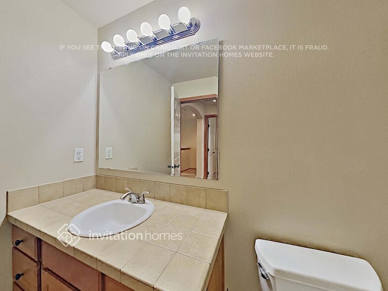 Building Photo - 1717 Weaver Way