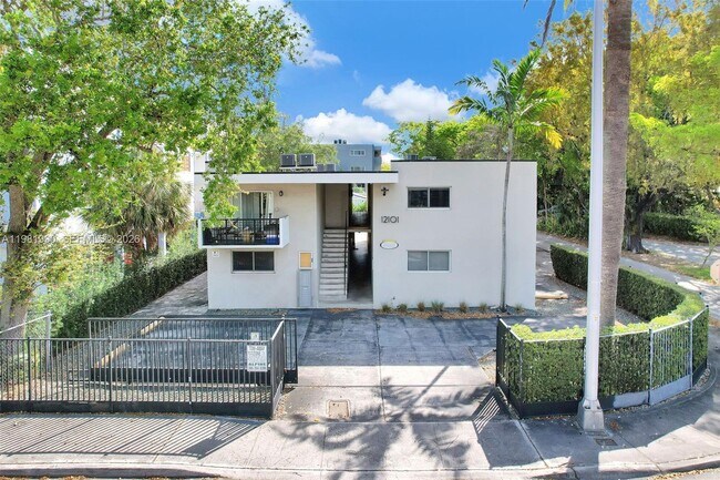 Building Photo - 12101 NE 6th Ave