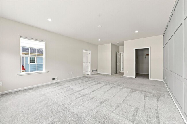 Building Photo - 160 Shilling Ave