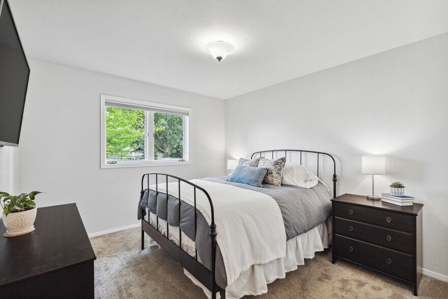 Building Photo - 1695 Mullan Trl