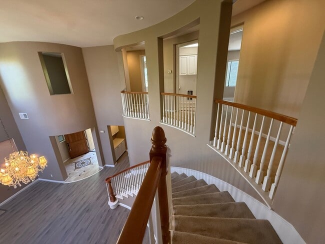 Building Photo - 2750 Dove Tail Dr