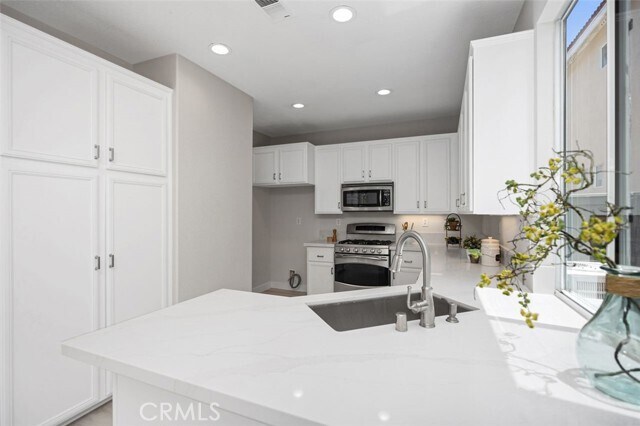 Building Photo - 2 Allaire Way