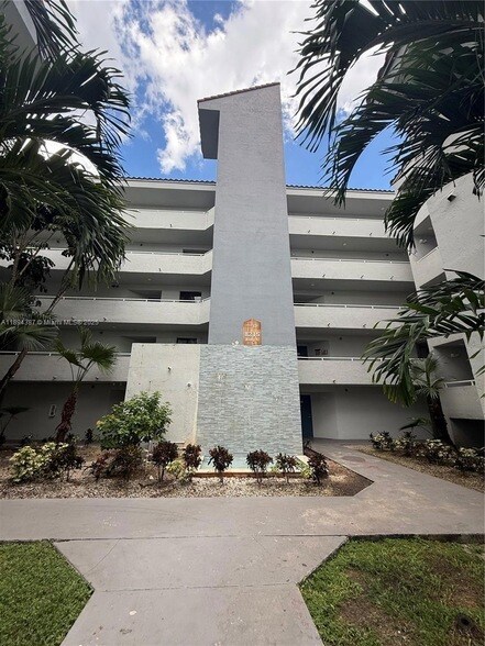 Building Photo - 8215 SW 152nd Ave