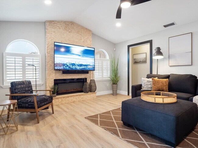 Building Photo - 6 Clinton Ct N