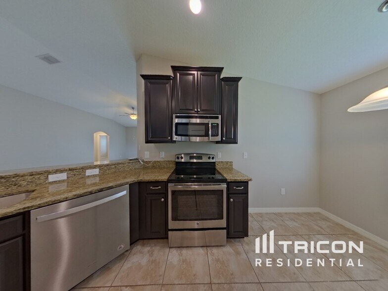 Building Photo - 16668 Myrtle Sand Dr
