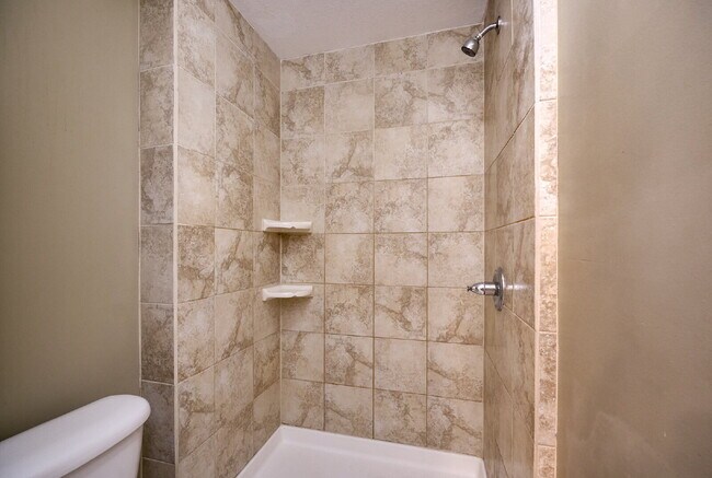 Building Photo - Charming 3-Bed Duplex in Minneapolis