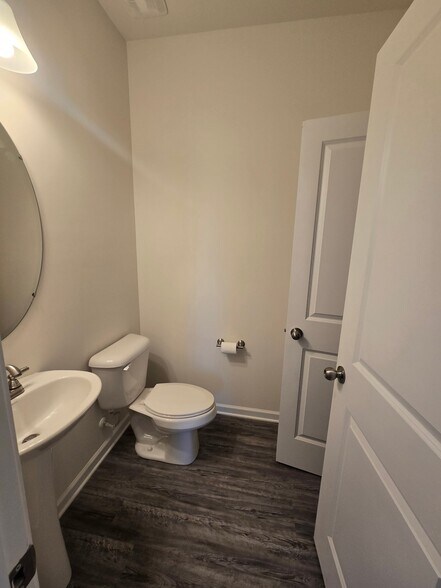 Building Photo - 253 Cramerton Mills Pkwy