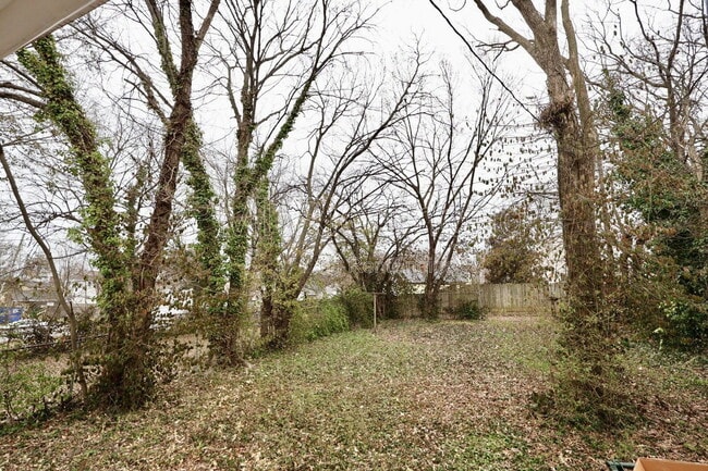 Building Photo - 1910 Chicago Ave