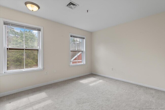 Building Photo - 677 Quinnipiac Ave