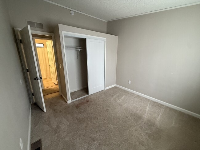 Building Photo - 24992 Cam Del Sol