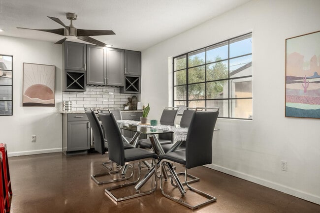 Building Photo - 8335 E Weldon Ave