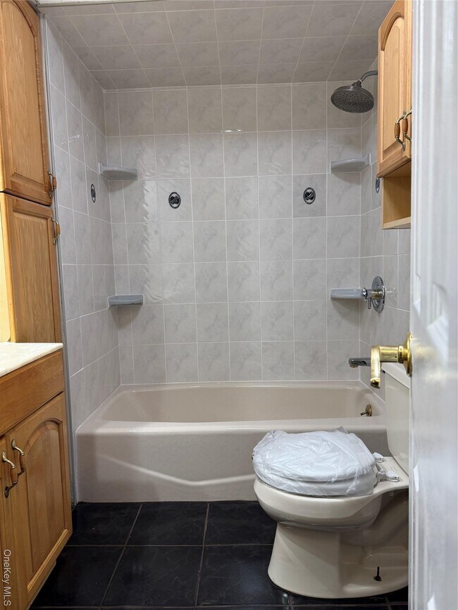 Building Photo - 83-13 149th Ave