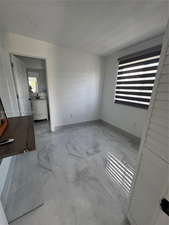 Building Photo - 1710 SW 99th Terrace